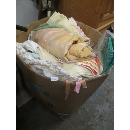 526 - LARGE BOX FULL OF CLEAN HOUSEHOLD LINEN INC BEDLINEN, TABLE CLOTHS, APRONS, CURTAINS, TIE BACKS ETC