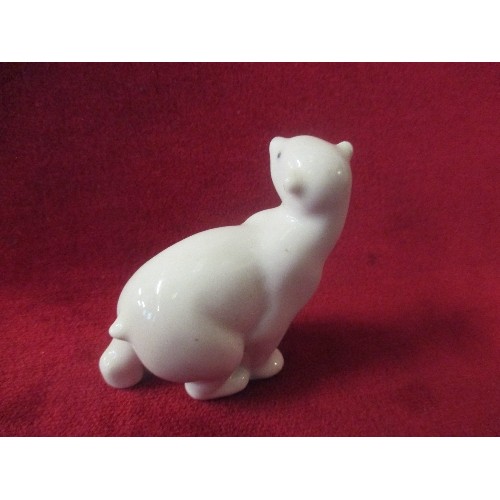 19 - NAO POLAR BEAR AND DUCK WITH CHIPPED BEAK