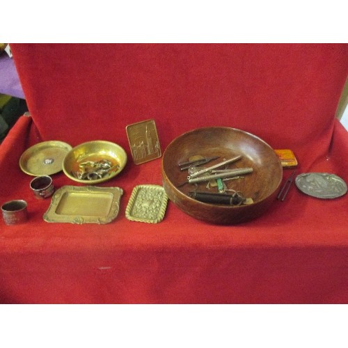 26 - TURNED WOODEN BOWL FULL OF VINTAGE METAL WARES, SALTERS POCKET BALANCE, PLAQUE OF BIG BEN, ROLLS ROY... 