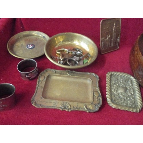 26 - TURNED WOODEN BOWL FULL OF VINTAGE METAL WARES, SALTERS POCKET BALANCE, PLAQUE OF BIG BEN, ROLLS ROY... 