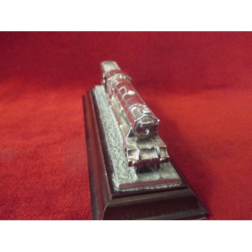 27 - HEAVY SILVER PLATED STEAM LOCOMOTIVE, LNER ON WOODEN BASE - BY LEGENDS OF STEAM - 14CM