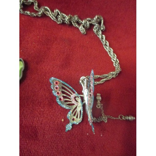 43 - 4 X BUTTERFLY NECKLACES IN SILVER METAL, GLASS, BEADWORK ETC