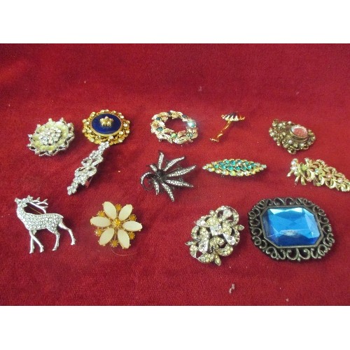 57 - COLLECTION OF VINTAGE BROOCHES INC A STAG, BLUE ENAMEL WITH GILT ETC