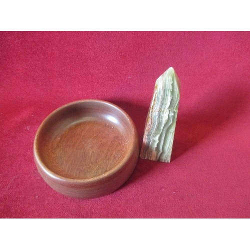 78 - SMALL MARBLE OBELISK AND CARVED WOODEN BOWL.