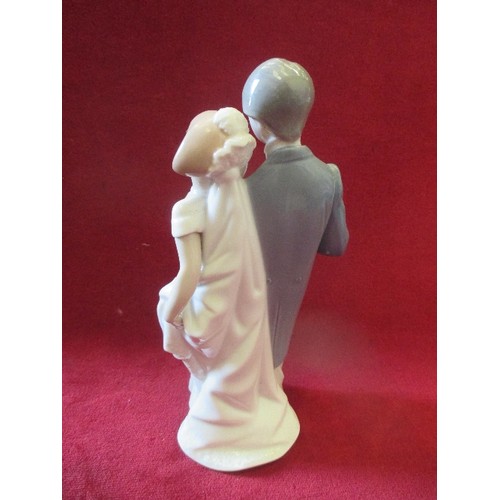 87 - LLADRO BRIDE & GROOM [SOME FLOWERS MISSING FROM BOUQUET] ALSO 'ALADDIN'S' LAMP CANDLE HOLDER. OTEIRA... 