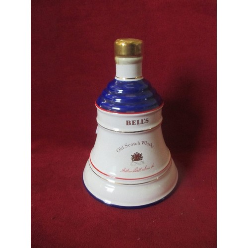 90A - WADE BELLS SCOTCH WHISKY COMMEMORATIVE BELL SHAPED DECANTER, APPEARS SEALED WITH CONTENTS. COMMEMORA... 