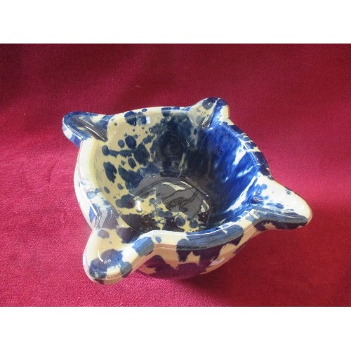 75 - LARGE SPONGEWARE MORTAR. COBALT BLUE AND CREAM.