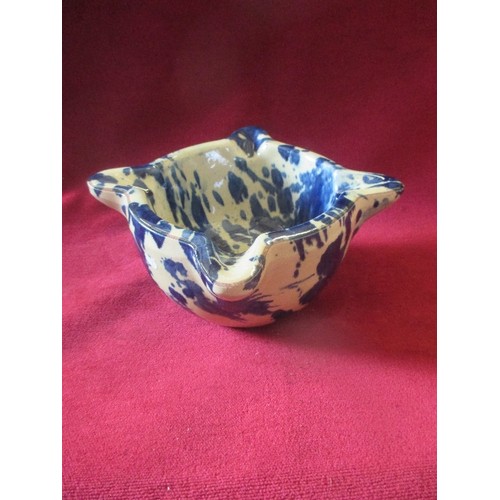 75 - LARGE SPONGEWARE MORTAR. COBALT BLUE AND CREAM.