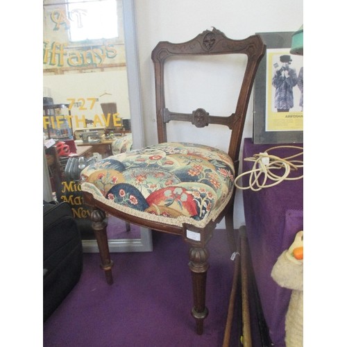 115 - VICTORIAN UPHOLSTERED CHAIR. LOVELY FABRIC IN GOOD CLEAN CONDITION.