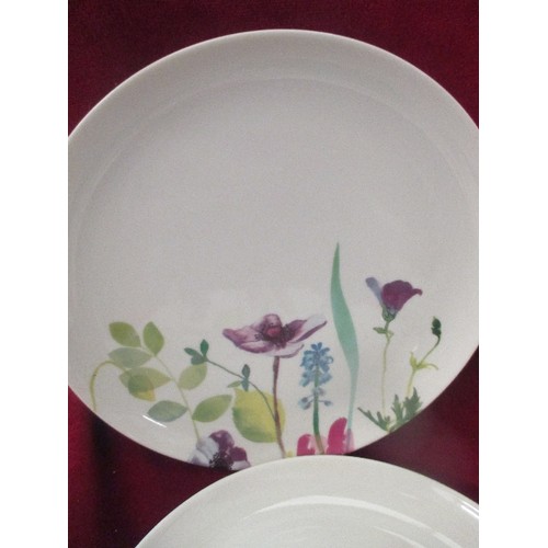 122 - PORTMEIRION 'WATER GARDEN' SET INCLUDES 4 LARGE PLATES, 4 BOWLS AND 4 MUGS.