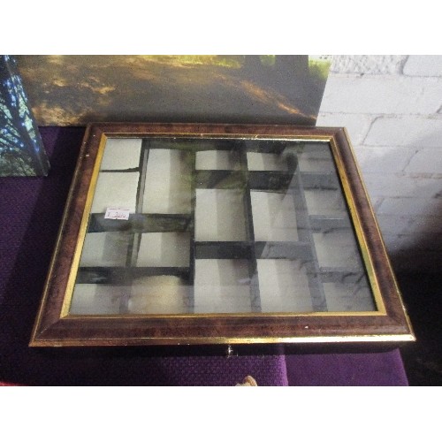 146 - SMALL HINGED DISPLAY BOX/FRAME. INNER COMPARTMENTS FOR BEADS/JEWELLERY ETC.