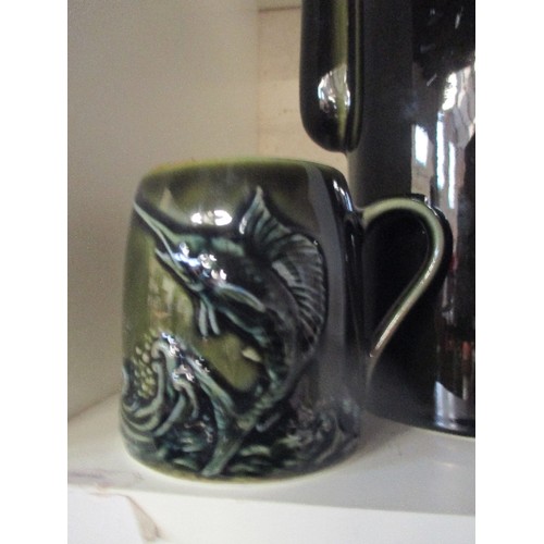 159 - LOVELY RETRO LIDDED COFFEE POT WITH MUG. VERY DARK GREEN.