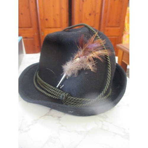 367 - TRADITIONAL BAVARIAN FEDORA HAT WITH FEATHER