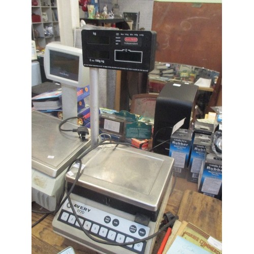 394 - AVERY BERKEL 1770 DIGITAL SHOP SCALES - WORKING