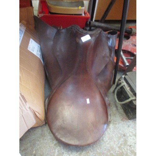 411 - EQUESTRIAN INTEREST - VINTAGE LEATHER SADDLE