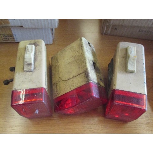 447 - 3 X VINTAGE EVER READY BICYCLE LIGHTS