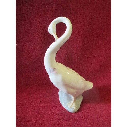 1 - LLADRO NAO LARGE PORCELAIN GOOSE - 25CM