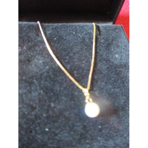 20 - 9CT GOLD NECKLACE WITH REAL PEARL PENDANT - 1.3 GRAMS