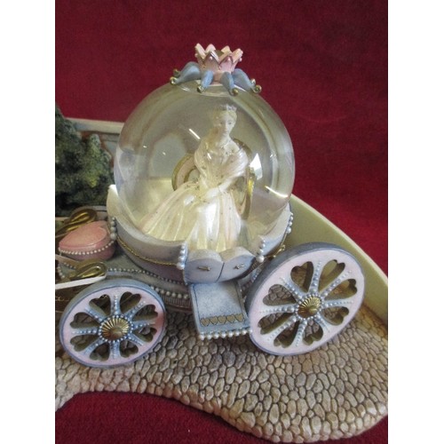 90 - BEAUTIFUL CINDERELLA COACH AND HORSES WITH SNOW GLOBE IN THE CARRIAGE - 32 CM ACROSS