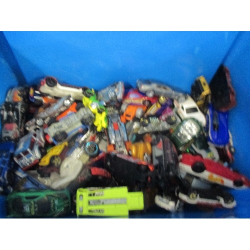 126 - BOX OF DIE CAST TOY CARS, MATTEL, HOTWHEELS, AMAZOOM ETC