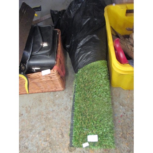 137 - ROLL OF ARTIFICIAL GRASS