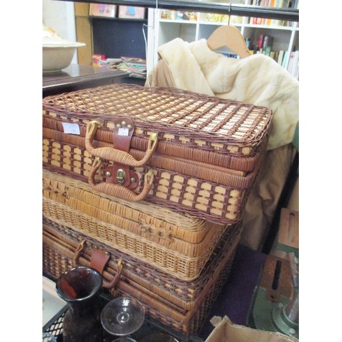 179 - 3 X WICKER PICNIC BASKETS