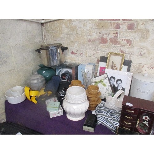 163 - LARGE JOB LOT INC WHITE CERAMICS (BREAD BIN, PLANT POTS), GLASS (DRINKING, CARNIVAL), JEWELLERY CABI... 