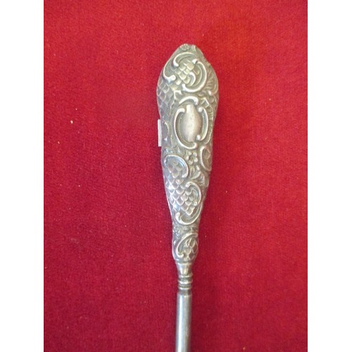 37 - LARGE VICTORIAN BUTTON HOOK WITH ORNATE SILVER HANDLE, BIRM HALLMARK - THE HOOK END DAMAGED 29CM