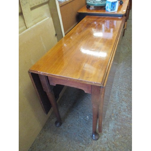 282 - GEORGIAN MAHOGANY DROP LEAF DINING TABLE ON PAD FEET - GOOD CONDITION - 109CM X 140CM