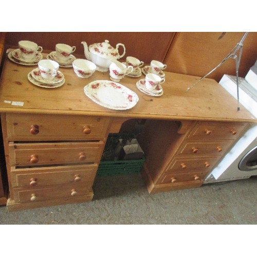 333 - DOUBLE PEDESTAL PINE DESK (6 DRAWERS)