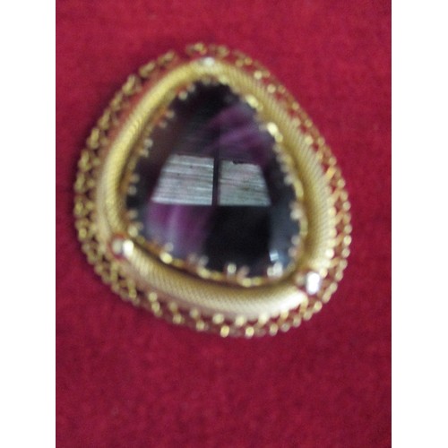 31 - 3 VINTAGE BROOCHES INC A LARGE GILT METAL AND PURPLE GLASS EXAMPLE, 1950'S DEER AND POLISHED AGATE