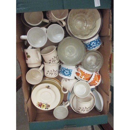 421 - 2 BOXES OF RETRO CHINA AND KITCHENWARE INC PYREX