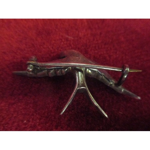 19 - 1930'S 935 SILVER SWALLOW BROOCH SET WITH DIAMANTE