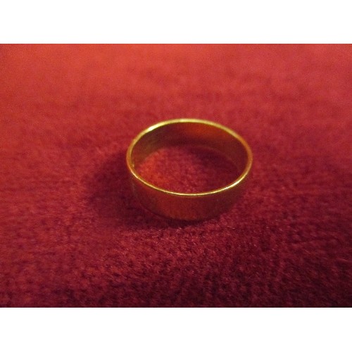 64 - 22 CT GOLD WEDDING BAND - SIZE M/N. LONDON HALLMARK - 3.6 GRAMS