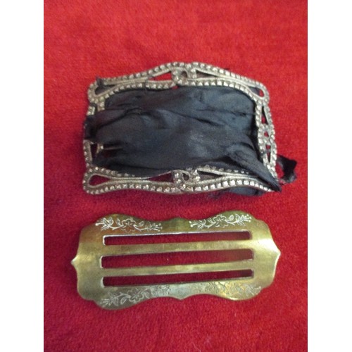 91 - THREE ANTIQUE BUCKLES INC A GEORGIAN SILVER SHOE BUCKLE,FLUTED DESIGN WITH BEADED EDGE - SPLIT TO ON... 