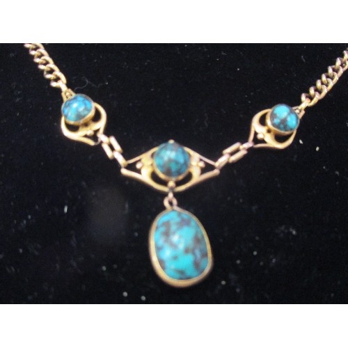 110 - A BEAUTIFUL 9CT GOLD AND TURQUOISE ART NOUVEAU NECKLACE IN THE STYLE OF MURRLE BENNETT, CIRCA 1890 -... 