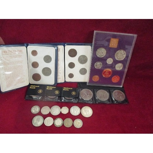 193 - ELIZABETH II COINS INCLUDING A COINAGE OF GREAT BRITAIN AND NORTHERN IRELAND PROOF SET, 1970, 2 X BR... 