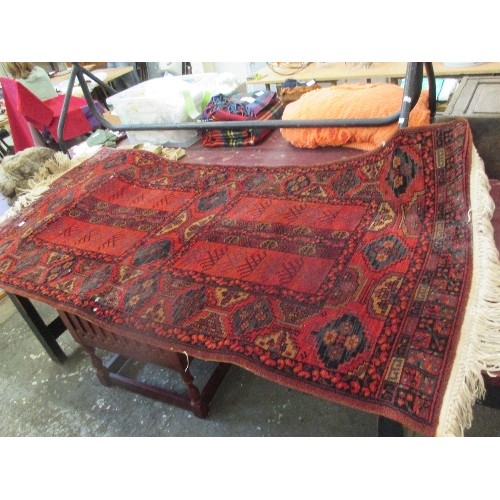 258A - GOOD QUALITY BELGIAN RUG WITH FRINGE - TURKISH PATTERN - 100% WOOL PIE - 84CM X 160CM