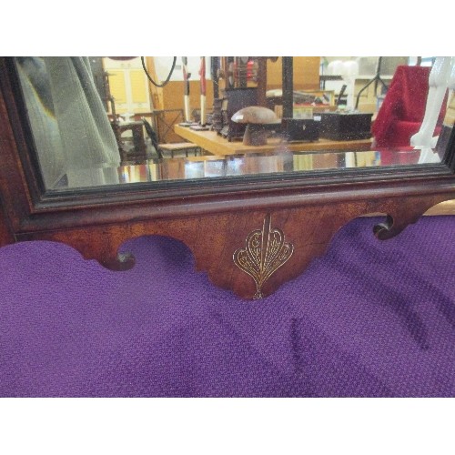 244 - EARLY 20TH CENTURY GEORGIAN STYLE MIRROR WITH BEVELLED GLASS. UNUSUAL CARVED DESIGN WITH RAISED BARB... 