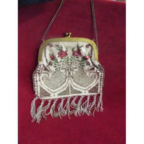 78 - BEAUTIFUL 1920'S BEADWORK BAG WITH GILT METAL FRAME - GOOD CONDITION WITH FRINGE - FLAPPER ERA