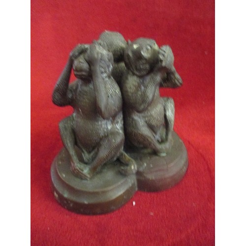 85 - 19TH CENTURY BRASS GROUP OF THE  THREE WISE MONKEYS ON A TREFOIL BASE - EARLY REPAIR TO BASE - 13CM ... 