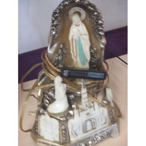 82 - COLLECTION OF FIVE MID 20TH CENTURY RELIGIOUS DEVOTIONAL ITEMS INCLUDING A FRENCH SHRINE LIGHT MUSIC... 