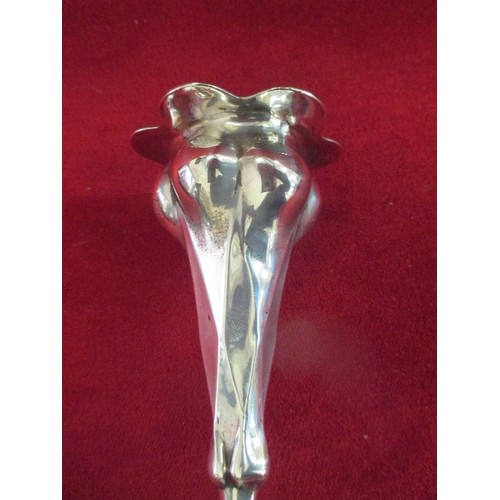 122 - A THOMAS LEVESLEY HEAVY SILVER ART NOUVEAU STEM VASE SHEFFEILD 1900 LOVELY SHAPE