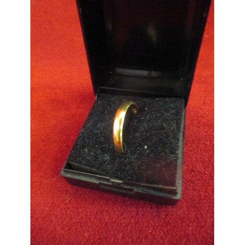 21A - 22Ct GOLD WEDDING BAND SIZE X  WEIGHT 4.58 Gr