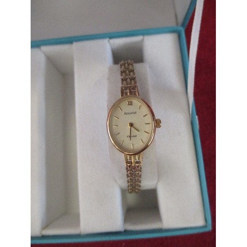 128 - A GOLD ACCURIST WATCH AND STRAP BOTH 9ct GOLD WORKING 10.32 GRAMS