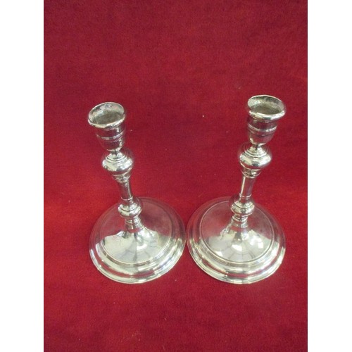 103 - A GOOD PAIR OF STERLING SILVER CANDLESTICKS IN THE 17TH CENTURY STYLE - HALLMARKED LONDON 1934 - C.J... 