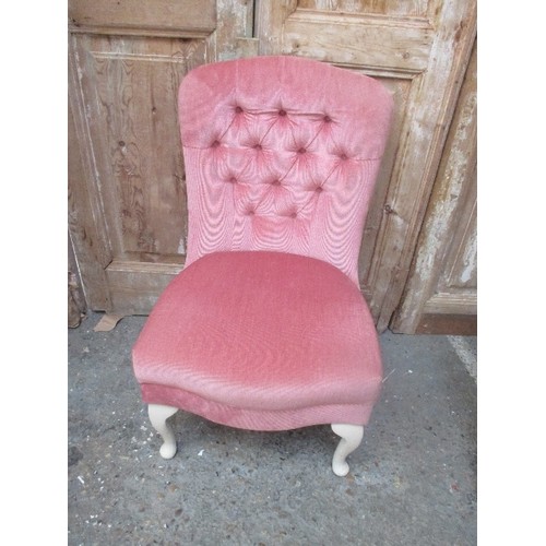 466 - PINK UPHOLSTERED BUTTON BACK CHAIR ON WHITE QUEEN ANNE LEGS