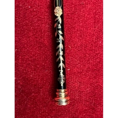 105 - A SUPERB MID 19TH CENTURY TORTOISESHELL AND GOLD PENCIL WITH SCROLLING LEAF AND FLOWER GOLD PIQUE WO... 