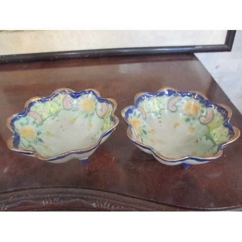 173 - PAIR OF EARLY 20TH CENTURY JAPANESE SCALLOPED EDGE PORCELAIN BOWLS - POSS NORITAKE - 11CM DIA