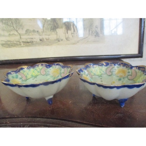 173 - PAIR OF EARLY 20TH CENTURY JAPANESE SCALLOPED EDGE PORCELAIN BOWLS - POSS NORITAKE - 11CM DIA